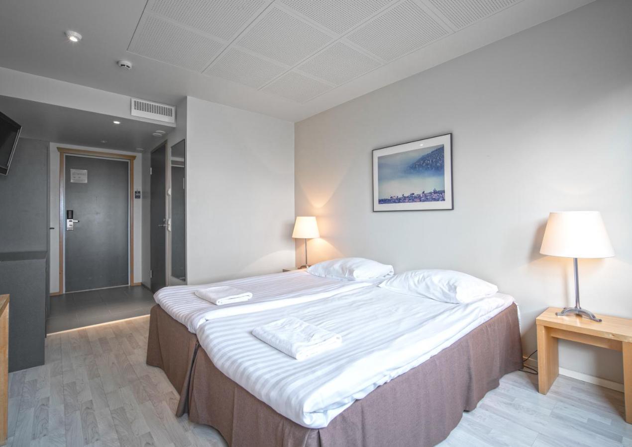 Ski-Inn Hotel Pyhaetunturi Kültér fotó